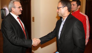 Vali Münir Karaloğlu Kulübümüzü Kabul Etti Vali Münir Karaloğlu Kulübümüzü Kabul Etti