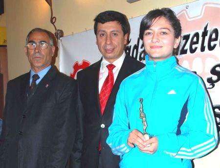 Duygu Çete Yılın Sporcusu Duygu Çete Yılın Sporcusu