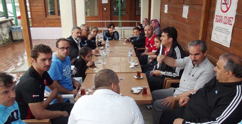 BUGES, Osmangazi Belediyesi Başkanı Mustafa Dündar’la Kahvaltıda BUGES, Osmangazi Belediyesi Başkanı Mustafa Dündar’la Kahvaltıda