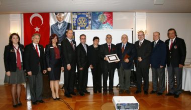 Demirtaş Rotary Kulübü Meslek Hizmet Ödül Töreninde ‘Onur’sal Ödül Demirtaş Rotary Kulübü Meslek Hizmet Ödül Töreninde ‘Onur’sal Ödül