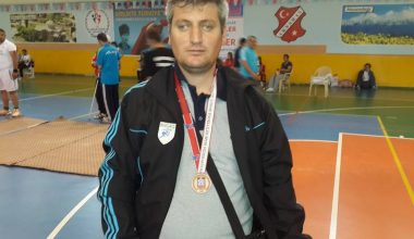 Ahmet Gültekin’den Halter de Tek madalya Ahmet Gültekin’den Halter de Tek madalya