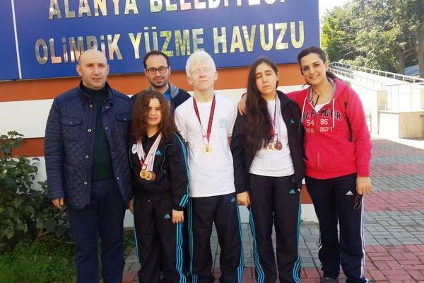 TÜRKİYE YÜZME ŞAMPİYONASI’NDA 22 MADALYA TÜRKİYE YÜZME ŞAMPİYONASI’NDA 22 MADALYA