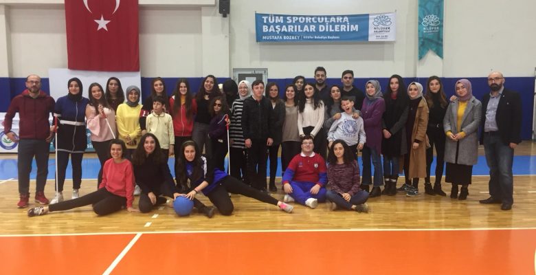 Uludağ Üniversitesi Toplum Gönüllüleri ile farkındalık etkinliği Uludağ Üniversitesi Toplum Gönüllüleri ile farkındalık etkinliği