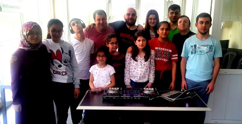 Sporcularımız DJ oldu Sporcularımız DJ oldu