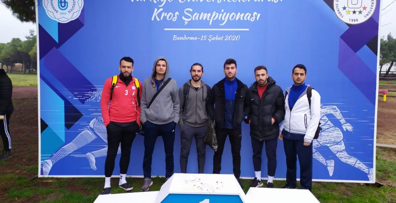 Kros’da gururumuz Uğur Karakaş.